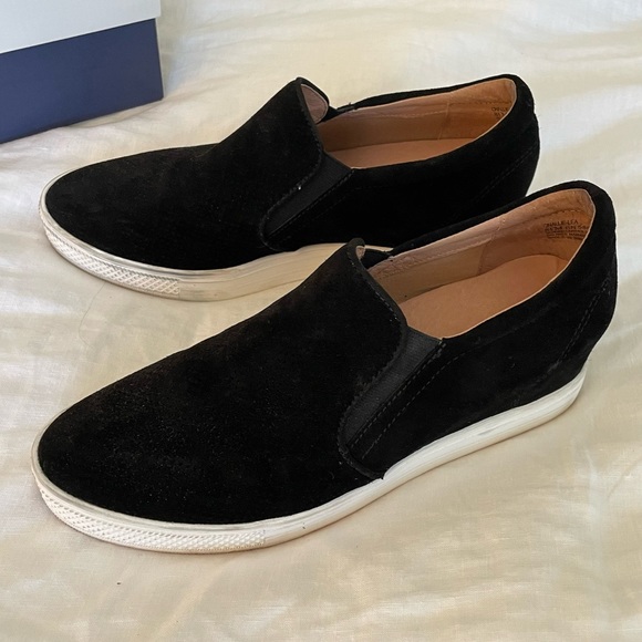 Caslon Black Suede Sneaker Cnallie- Lea, Allie style. Platform - Picture 6 of 12